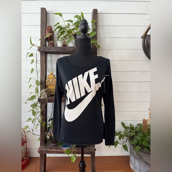 Nike Black Long Sleeve Top with White Logo - Picture 4 of 17